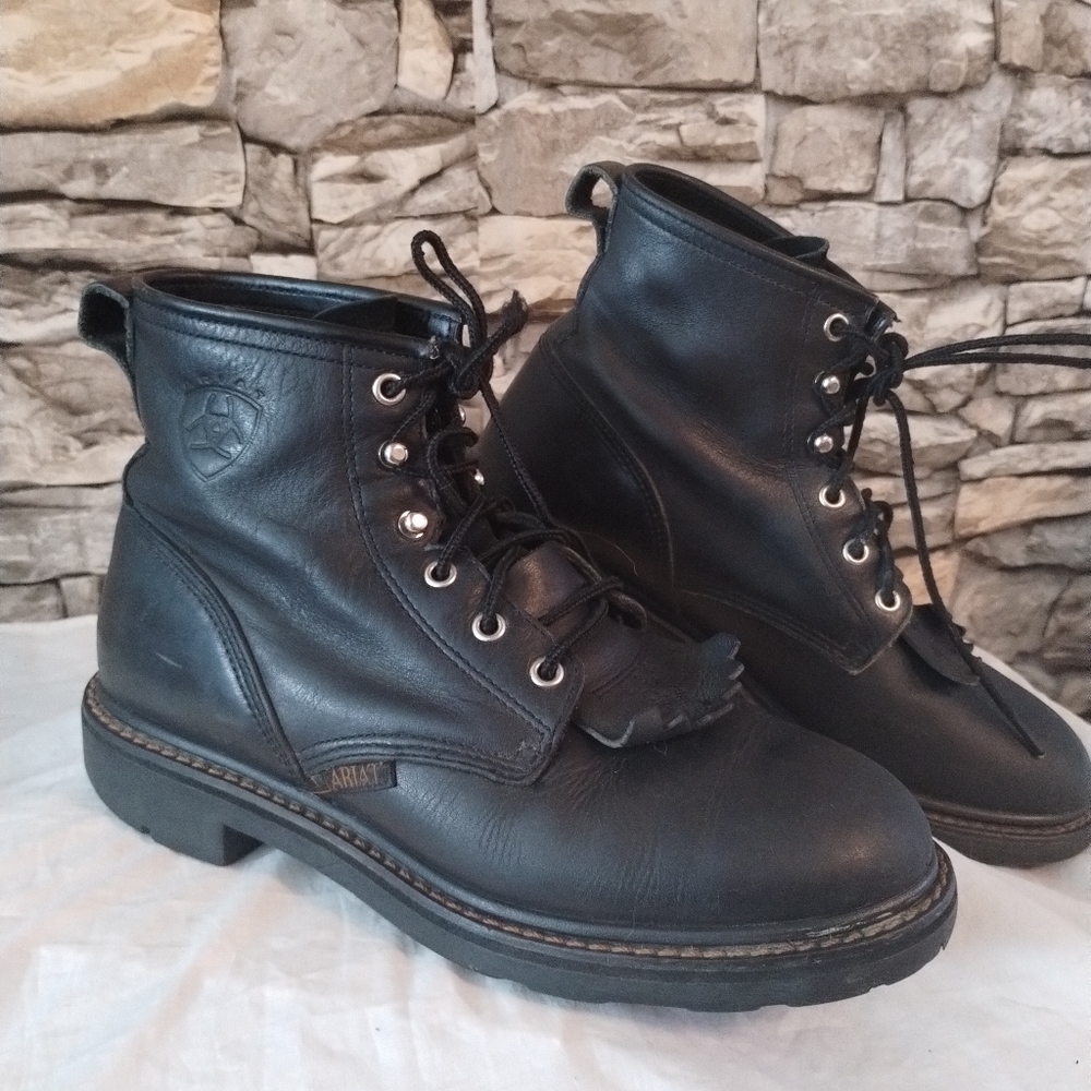 Women's Ariat work boots size 8b